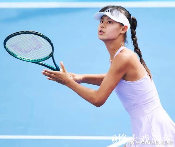 超越郑钦文比肩费德勒!15岁天才少女一鸣惊人,创造中国网球历史 超越郑钦文比肩费德勒!15岁天才少女一鸣惊人,创造中国网球历史