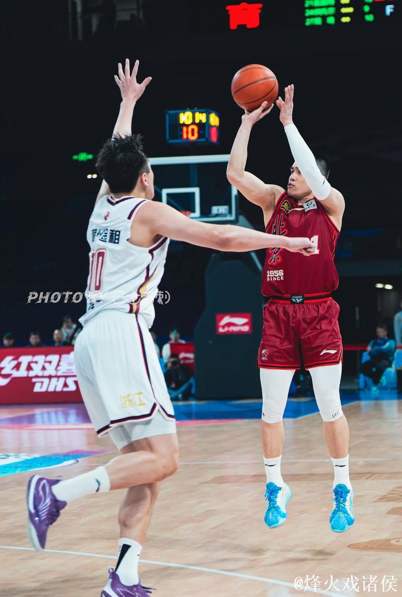 陈盈骏17分首钢负天津 李添荣27分上海胜吉林